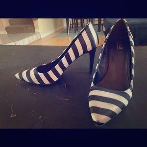 Size 9 1/2 Anna striped heels
